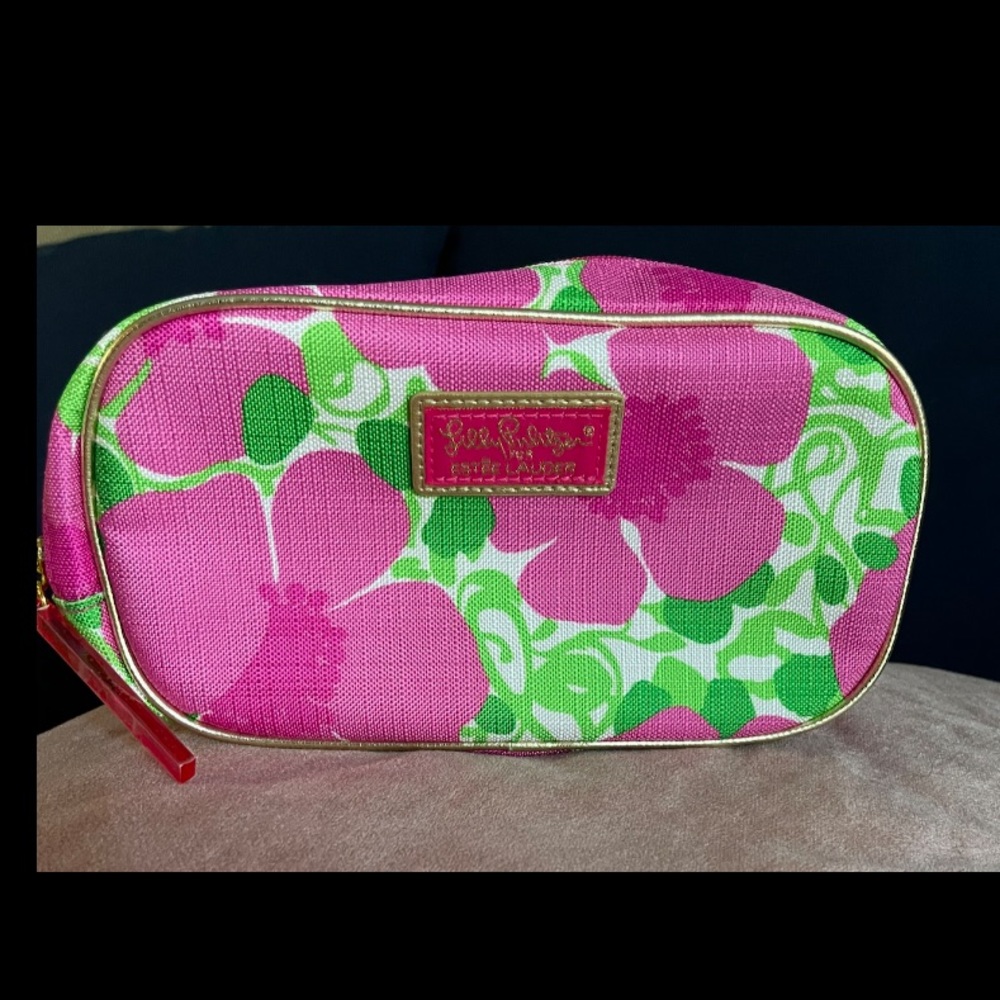 Lilly Pulitzer Estée Lauder makeup bag.